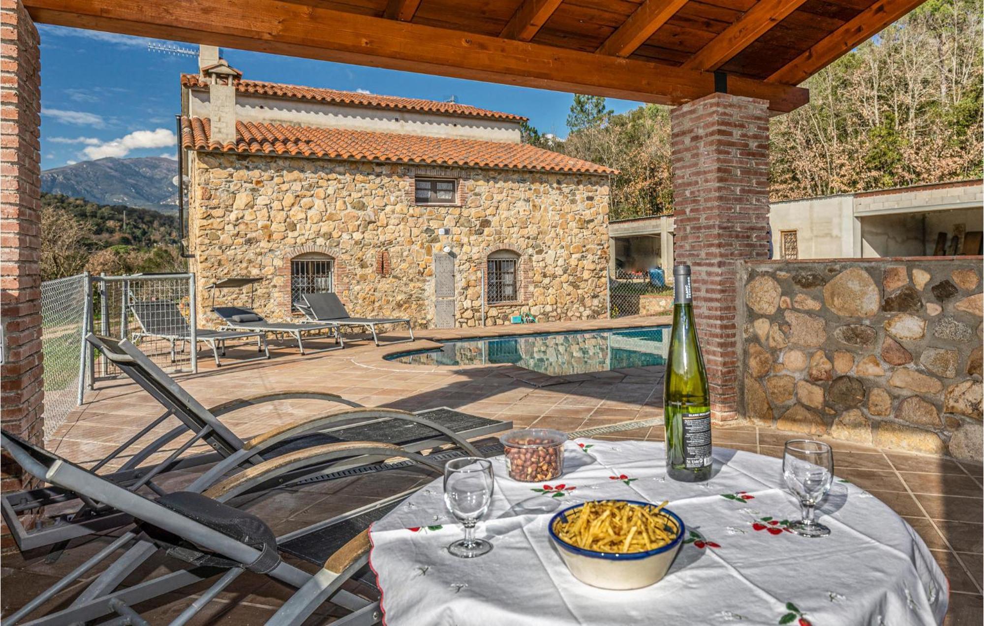 Awesome Home In Riells I Viabrea With Wifi Breda Bagian luar foto